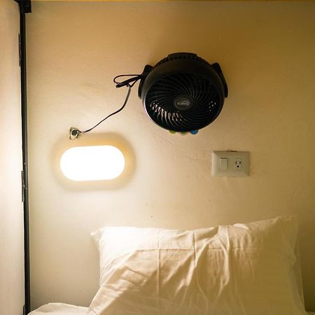 Baku Laureles Hostel 메딜린 외부 사진