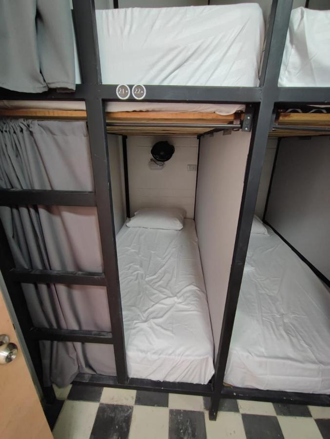 Baku Laureles Hostel 메딜린 외부 사진