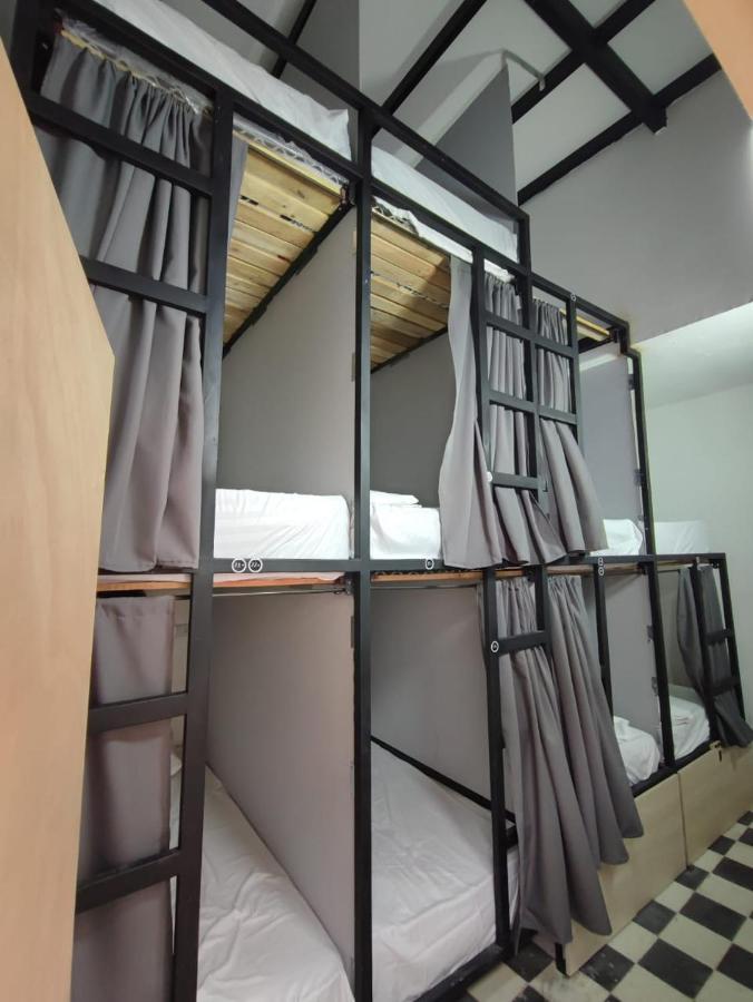 Baku Laureles Hostel 메딜린 외부 사진