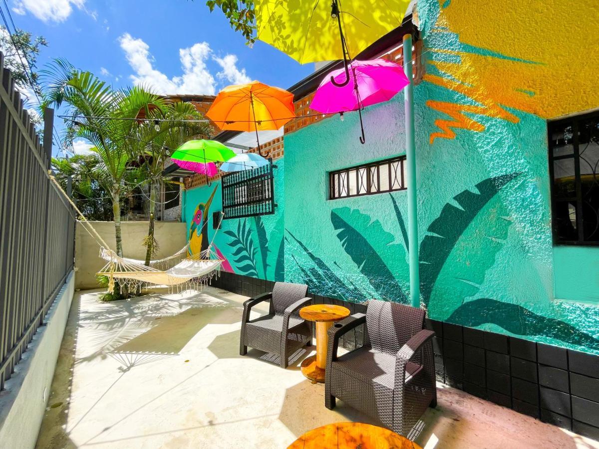 Baku Laureles Hostel 메딜린 외부 사진