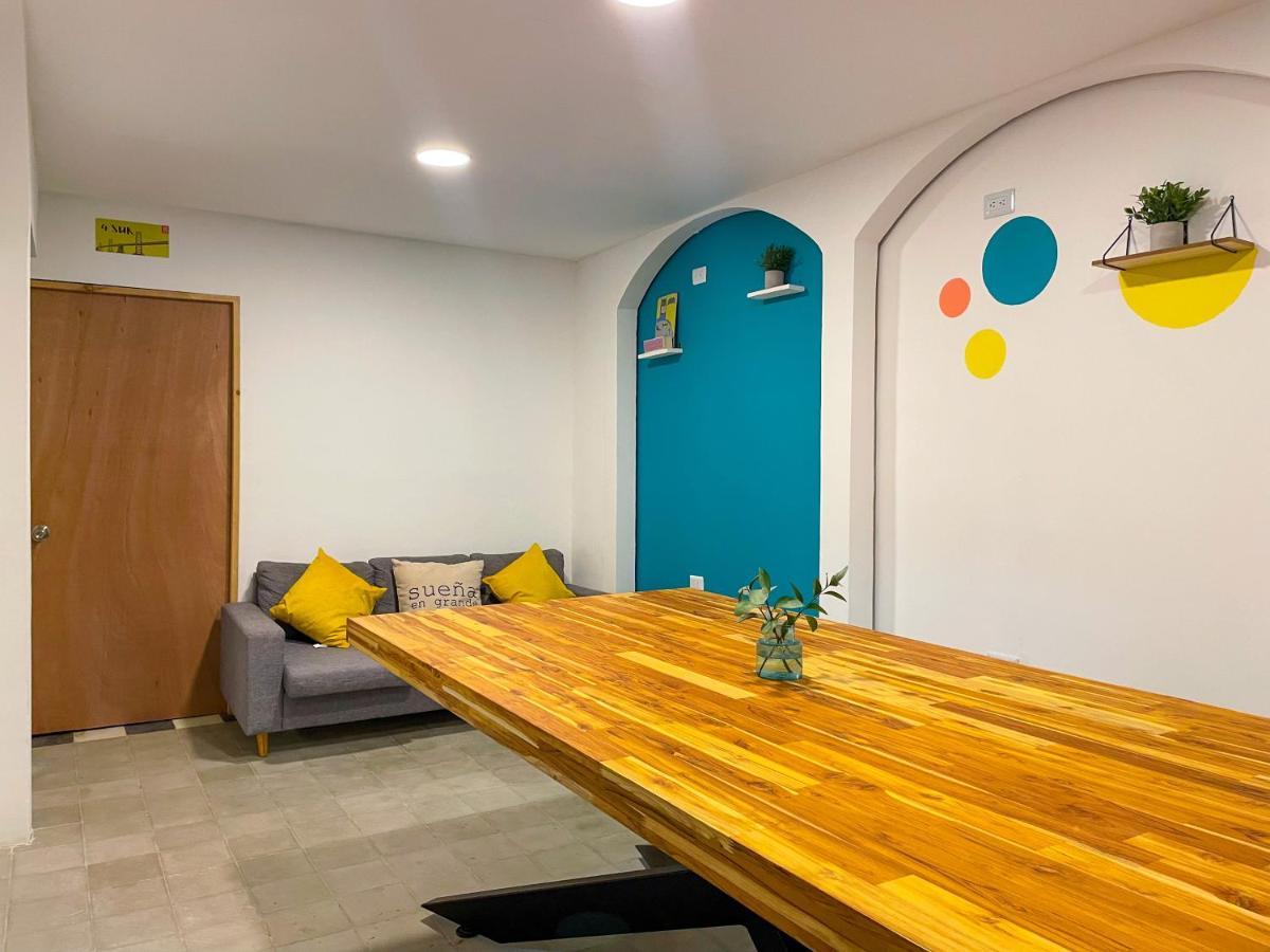 Baku Laureles Hostel 메딜린 외부 사진