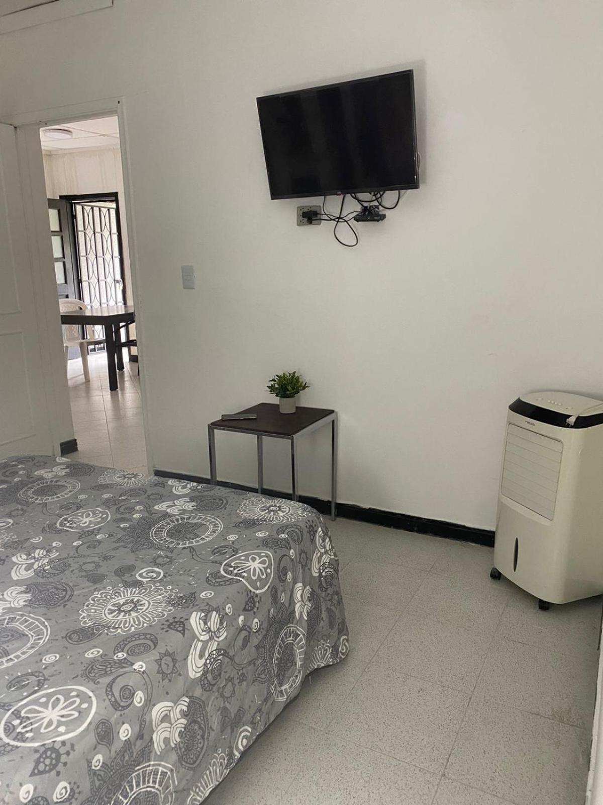 Baku Laureles Hostel 메딜린 외부 사진