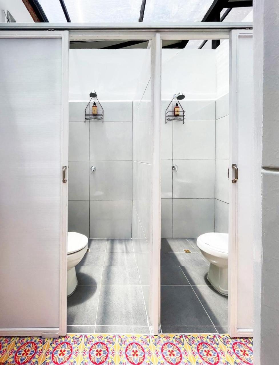 Baku Laureles Hostel 메딜린 외부 사진